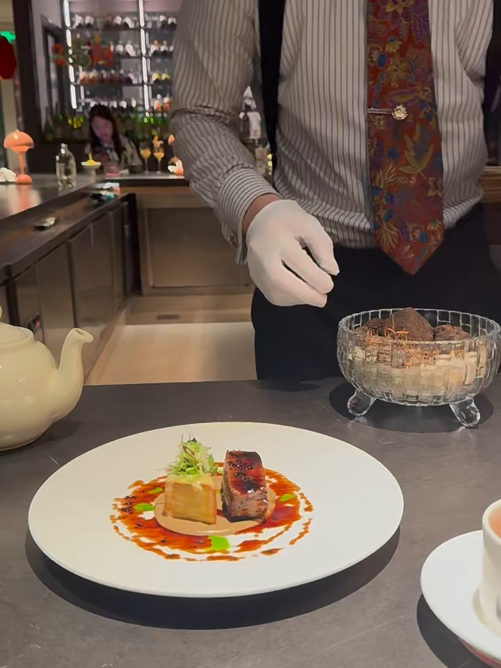 Khi tôi được một chàng trai phục vụ đồ ăn cảm giác thế nào #trung_quốc #china