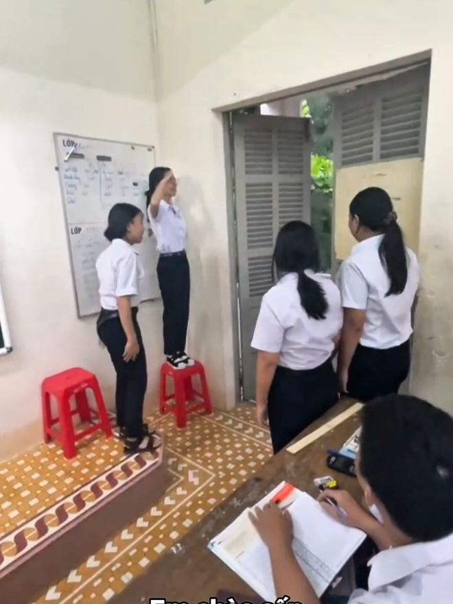 Em chào sếp! #fyppppppppppppppppppppppp #fyp #xh #tiktok #b7dangjuuu 