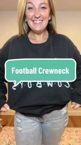 Comfy + stylish = the perfect gameday sweatshirt! 🏈 Whether you’re tailgating, cheering from the stands, or just watching at home, this cozy fit has you covered. A must-have for football season! #football #footballsweatshirt #sweatshirt #gamedayoutfit #footballseason 