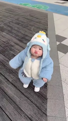 Cục bông chu chu 🥰#treanding #fyp #xuhuon #embedangyeu #embe 