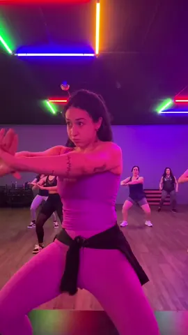 Respondendo a @Daiane Ferreira eu amo 💖 #anitta #fitdance #monstrao 