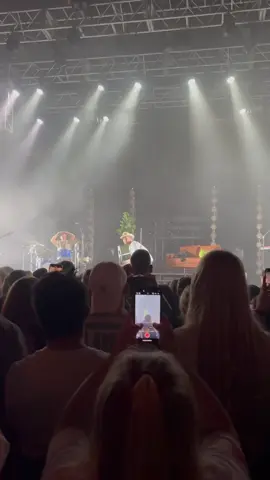 I miss this show so much #alexwarren #cheaperthantherapy 