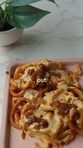 In and Out Animal Style Fries 🍟 #fries #FoodTok #inandout 