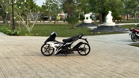 គេមកទៀតហេីយ😂#y15zr #y15zrvietnam #y15zrmalaysia 