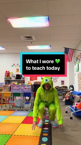 What I wore to teach tiny humans today! 🪄 #teacher #teachersoftiktok #teacherootd #OOTD #outfit 