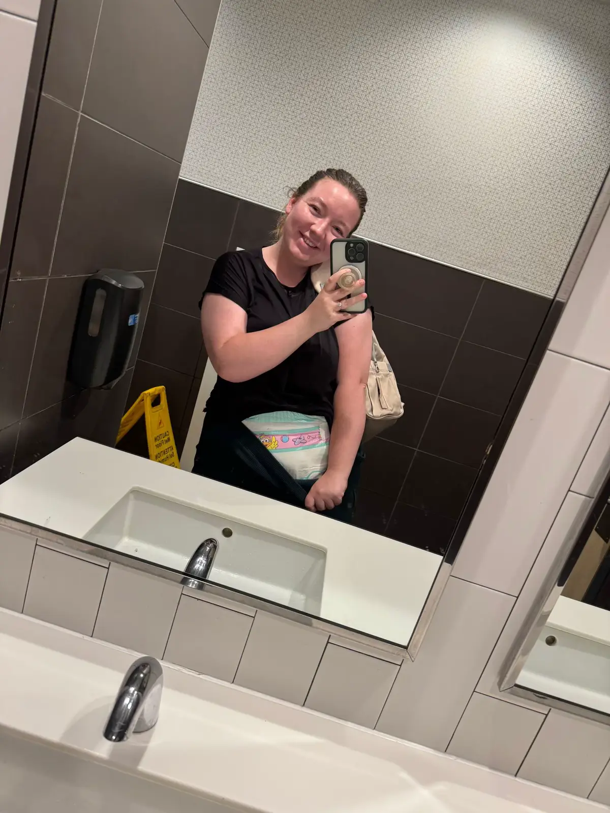 Let’s mommy take care of you❤️💋I’m available for Abdl baby that need mommy to change diapers and breastfeed 🥰💋