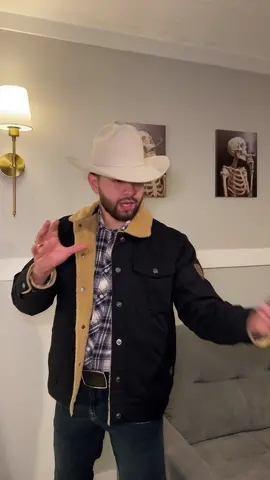 Una shuladaaaa 😮‍💨👌🏽 #estilovaquero #perfumeparahombre #perfume #hombres #vaquerostyle 