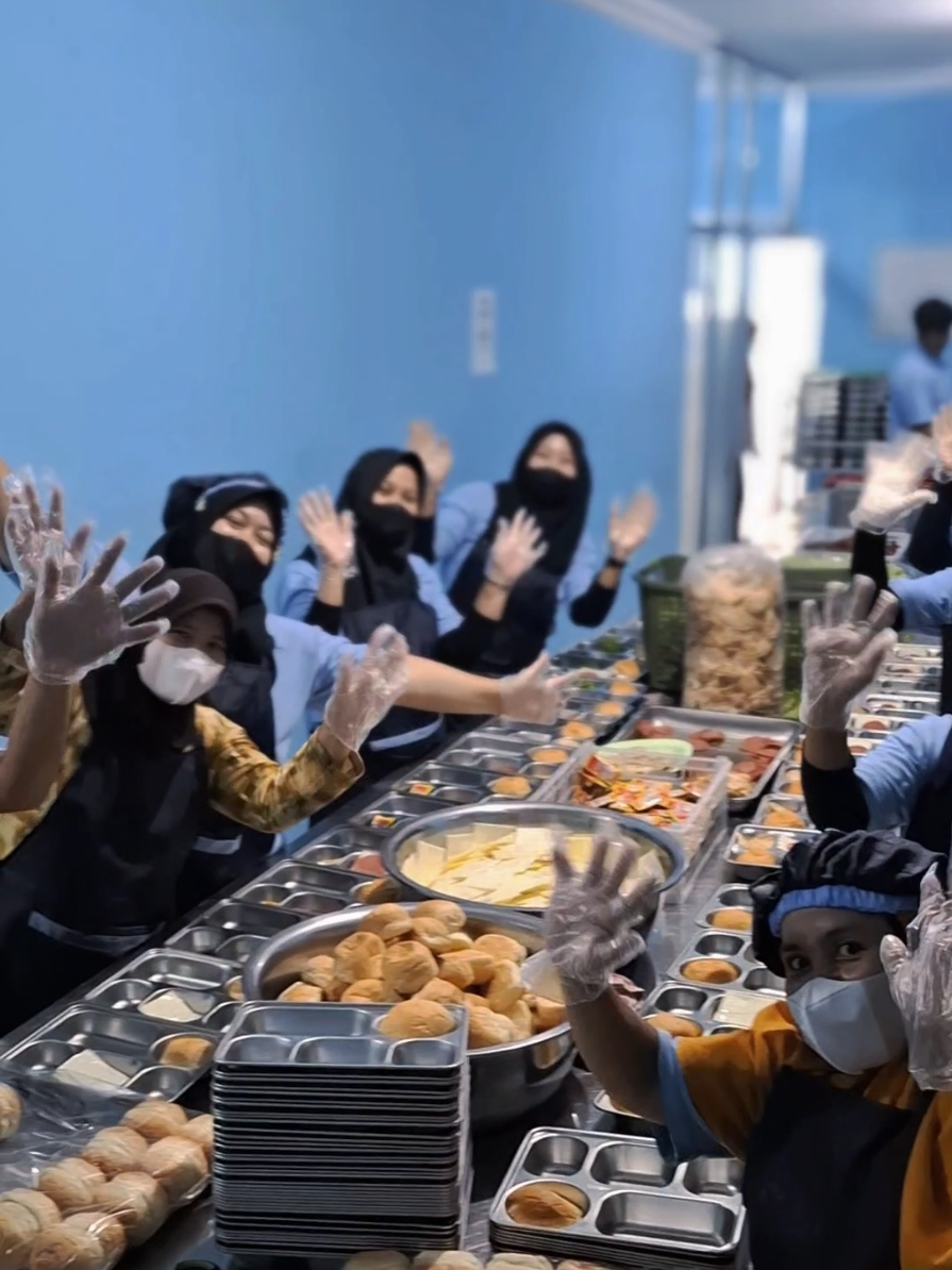 menu yg paling di tunggu sama adik-adik 🥰🥰 #CapCut #makanbergizigratis #makanbergizi #mbg 