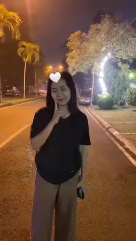 yang fotoin cantik loh 🤣#fyp #trend #fotolive#karawaci24jam#moots? 