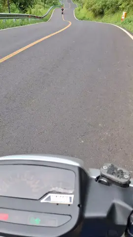 bwa fizr smbil pegng hp maksakeun hyang video smbil jalan, pas rek  kupling bingung hp kmnakeun😂. #fizr #fizrindonesia #2stroke #fizr_2stroke  #fyp 