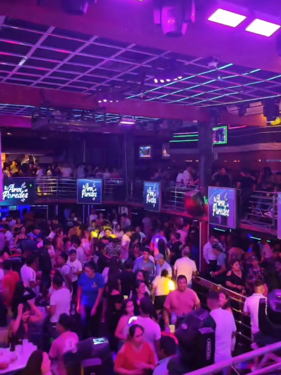 Fiesta en la disco #techno #discoteca #fiestas 