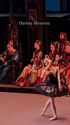 I am so obsessed with her Odile. #darinamoseeva #swanlake #bolshoi #ballet #ballerina 