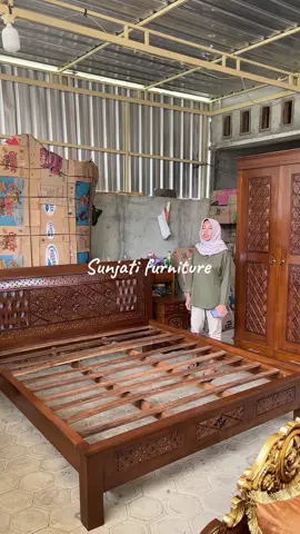Set kamar minimalis  1. Lemari 3 pintu  2. Dipan 200 x 180 3. Meja rias  4. Nakas kanan kiri  Pesanan dari Padang Sumatra barat #promoseruweekend #asahan #medan #aceh #pekanbaru 