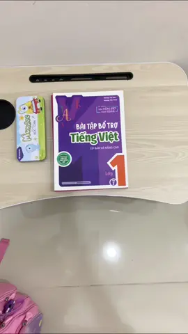 Bàn gấp gọn tiện lợi. #bangapgon #banhocgapgon #banhocsinh #banhocsinhgapgon 