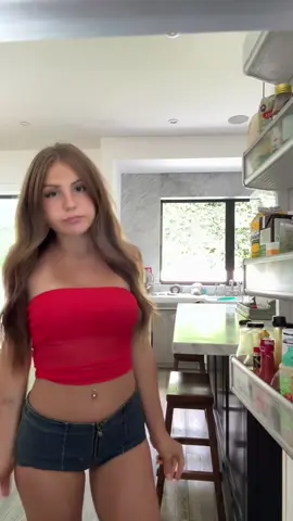 on my tongue 🔥🔥#baddie #dancetiktok #tiktokviral #lipsyncing #dancechallenge @Piper 