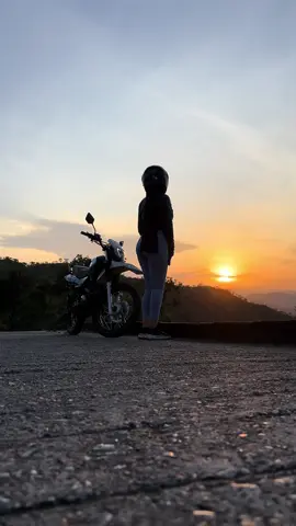 🌅🏍️🥷#paisaje #viralvideos #contenido #motorcycle 