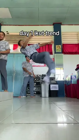 ditunggu versi betul nya #smansapalu 