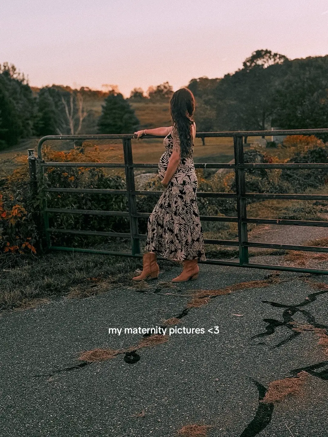 for little man, Kason beau ibarra 🤍🍎🍁 Pc: @Corad122 🙌🏻  #maternityphotoshoot #maternity #boymom 