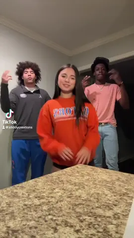 #friends #fyp #18 #makemefamous #viral @notquez8🌾 