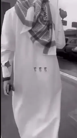 مسكنك وسط العيون وسط الصدري🥺.