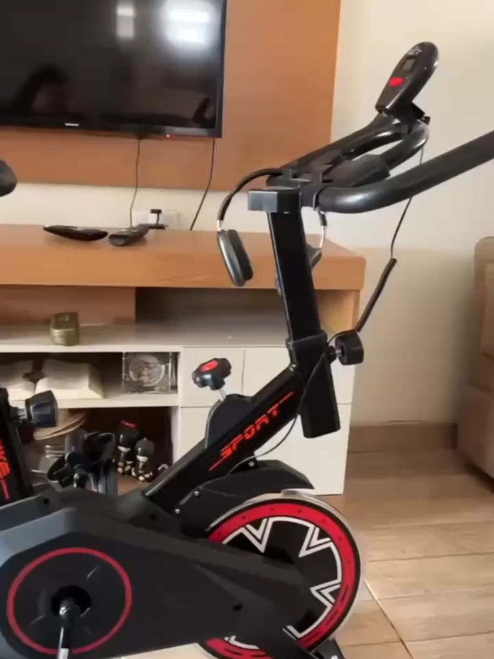 Bicicleta ergométrica academia (Link na bio). #achadinhosshopee #shopeeachados #spinnyhouse #viraltiktok #fypシ゚ 