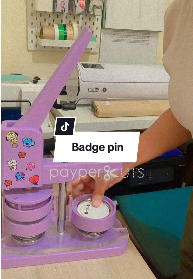 Making badge pins for DLSZ today  #paypercuts #badgepin #buttonpin #badgemaker #buttonpinmaker 