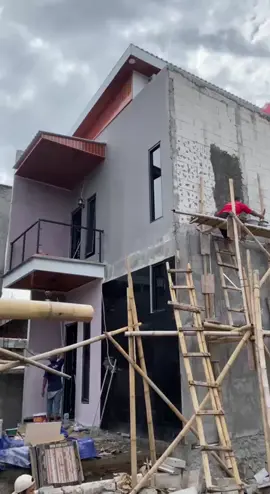 ✨ Miliki Rumah Mewah 2 Lantai di Pusat Kota Semarang! ✨ Hanya 10 menit dari Simpang Lima, hunian eksklusif Puri Nirwana Krapyak hadir untuk Anda yang menginginkan kenyamanan dan lokasi strategis. 🔹️DP 5% All In (Tanpa biaya tambahan!) 🔹️Special Promo untuk Pembelian Cash & KPR 🏷️𝑳𝑬𝑮𝑨𝑳𝑰𝑺𝑨𝑺𝑰 𝑻𝑬𝑹𝑱𝑨𝑴𝑰𝑵 ✅ Siap AJB ✅ Free Biaya Notaris ✅ SHM Ready ✅️ Free BPHTB ✅️ Free BBN ✅️ Free Pajak2 ✅ Bonus AC Gratis untuk Anda! 📌 1 menit 𝑲𝒂𝒘𝒂𝒔𝒂𝒏 𝒊𝒏𝒅𝒖𝒔𝒕𝒓𝒊 𝑪𝒂𝒏𝒅𝒊 📌 2 menit 𝑬𝒙𝒊𝒕 𝑻𝒐𝒍 𝑲𝒓𝒂𝒑𝒚𝒂𝒌 📌 3 menit 𝑹𝑺. 𝑪𝒐𝒍𝒐𝒎𝒃𝒊𝒂 📌 5 menit 𝑲𝒂𝒎𝒑𝒖𝒔 𝑼𝑰𝑵 𝑾𝒂𝒍𝒊𝒔𝒐𝒏𝒈𝒐 📌 10 menit 𝑩𝒂𝒏𝒅𝒂𝒓𝒂 𝑨𝒉𝒎𝒂𝒅 𝒀𝒂𝒏𝒊 📌 10 menit 𝑺𝒊𝒎𝒑𝒂𝒏𝒈 𝑳𝒊𝒎𝒂 𝑺𝒆𝒎𝒂𝒓𝒂𝒏𝒈 𝑷𝒆𝒎𝒃𝒂𝒚𝒂𝒓𝒂𝒏 bisa : 💸 𝐂𝐚𝐬𝐡 𝑲𝒆𝒓𝒂𝒔 (Spesial Promo) 💸 𝑪𝒂𝒔𝒉 𝒕𝒆𝒎𝒑𝒐 (tanpa bunga) 💸 𝑲𝒑𝒓 𝑩𝐚𝒏𝑲 (Spesial Promo) 📍 Lokasi: Jln. Hanoman Raya, Krapyak, Semarang Barat 📞 Hubungi sekarang:  Muswarlin +62 822 8292 9951 Jangan lewatkan kesempatan memiliki hunian impian di tengah kota Semarang