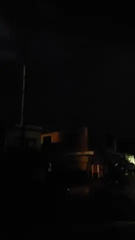 Tres segundos... 🖤 #sia #lyricsvideo #threeseconds  #newsong #fyp 