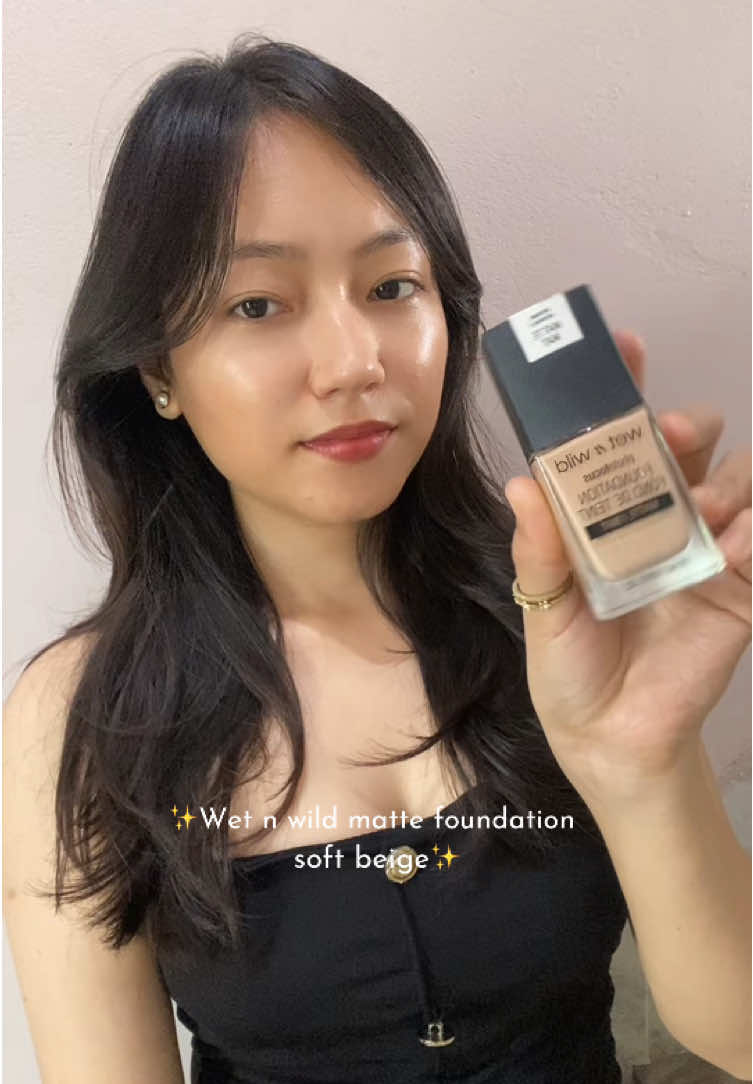 “Say yes to flawless skin—get Wet n Wild foundation today!”@wetnwildbeauty 🍂 At very affordable price!!! Dm for link & code for discounts on your purchase❤️ @DarazPK  Shade: soft beige  Matte → best for oily/combination skin #fyp #wetandwild #foundation #unfrezzmyaccount #goviral 