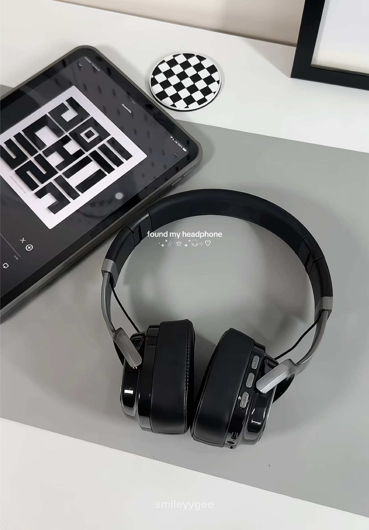 My headphones understand me better than people🎧 #headphone #bluetoothheadphones #wirelessheadphone 