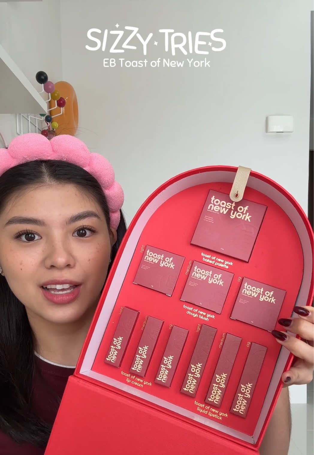 a swatch of the big apple 🤭 Finally tried out EB's Toast of New York collection which has such good line of products! Sizzy Approved❤️