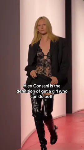 #AlexConsani is that girl. The model walked #HM’s Fall 2025 show for #LondonFashionWeek this evening. 
