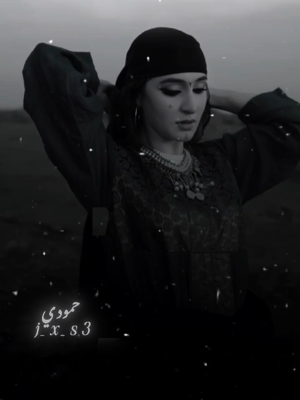 ضلَـيت بحٌـزن عكَـبك سـنتيُن.•🥺💔 .................................................  #الفنان_محمود_العامري🤍  #العازف_حسين_الدوسكي🎶 #تصميم_فيديوهات🎶🎤🎬  #حمودي_الحديدي🔥🎧