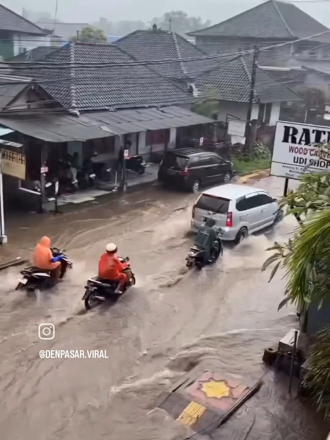 Kamis 18 September 2025, Lokasi Jl. Raya Andong Ubud Bali 📍 Kunjungi ig @denpasar.viral untuk Berita menarik lainnya 📌 #balibanjir #bali #beritaviral #fyp #fyppppppppppppppppppppppp 
