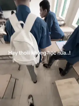 các bạn bỏ học , đi làm sớm giờ sao rồi 🧐🫣 #xuhuongtiktok #tuoihoctro 