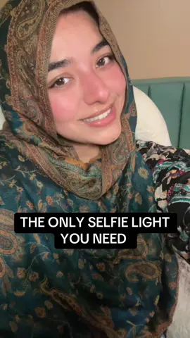 Best selfie light ever tbh #tiktokmademebuyit #selfielight #musthaves #contentcreators 