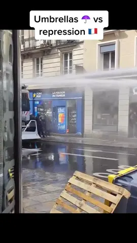 It's crazy the government's are against the people- seemingly everywhere in the world #france #manifestations #revolutionfrancaise2 #demonstrations #paris 