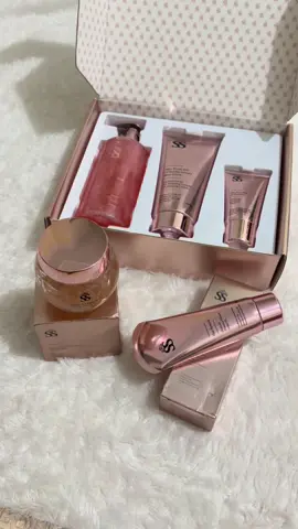 gemes bgt segini banyak nya dapet harga cuma 60k aja😍 @SSSKIN ID #shellasaukia #ssskin #ssyourmakeup #CerealCerdik 