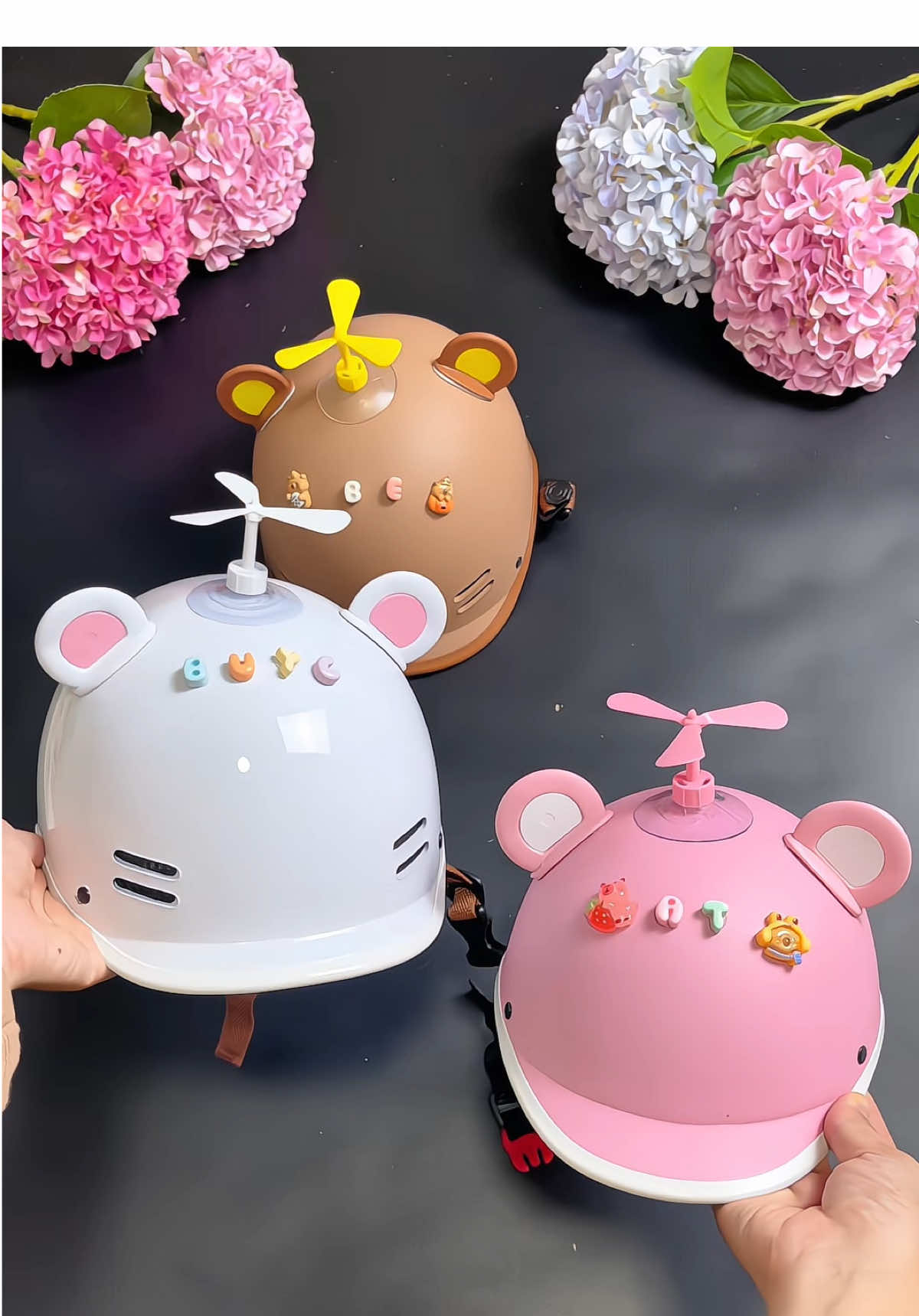 Trả lời @Ng Vân 💞 mũ bảo hiểm đủ size cho bé và người lớn ạ #mubaohiem #nonbaohiem #mubaohiemchobe #mevabe #xuhuongtiktok 