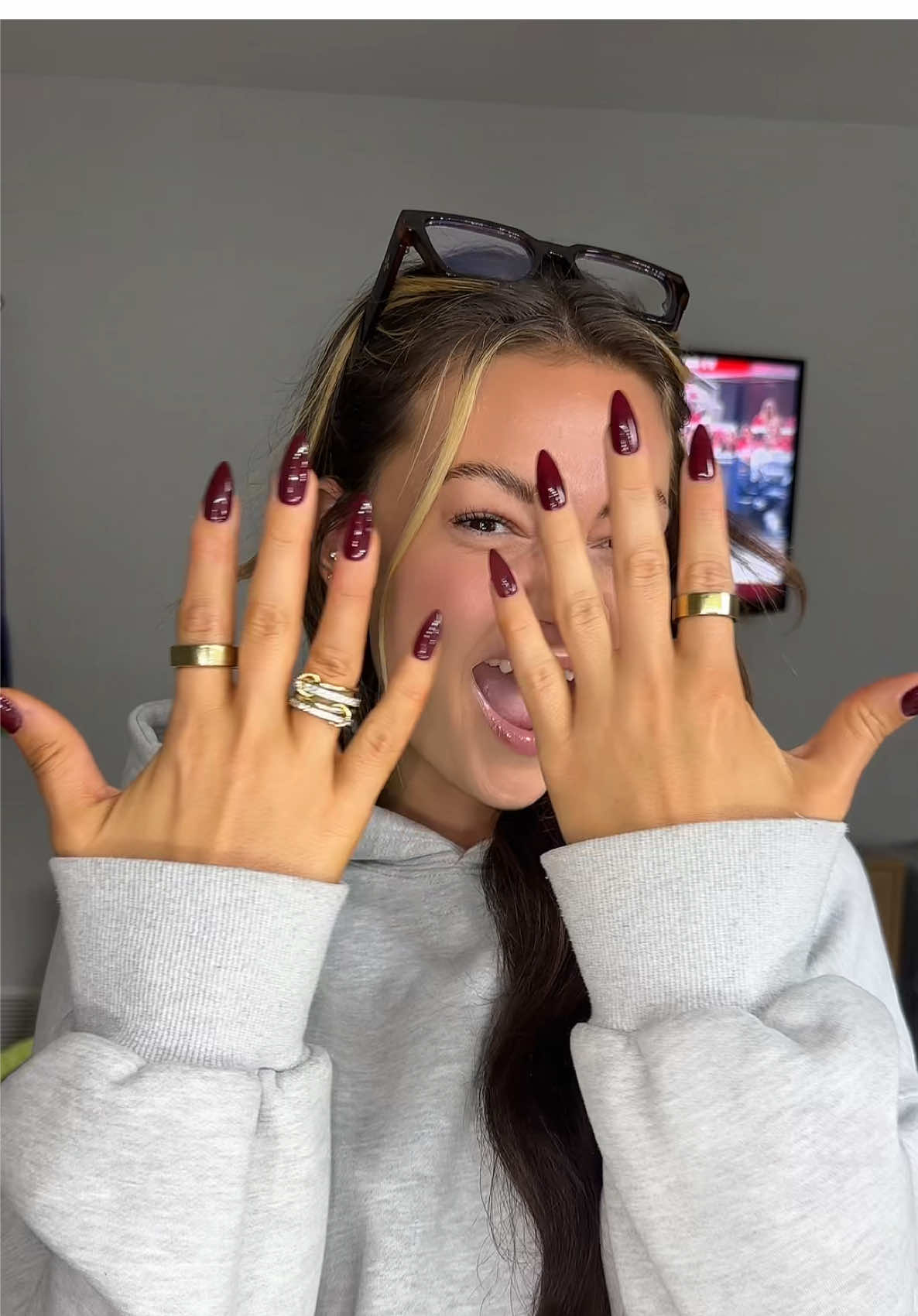 Fall nails have entered the chat🧸🍂 @dndgel color “sip it”  #gelnailsathome #diynails #dndgelpolish #gelnails 