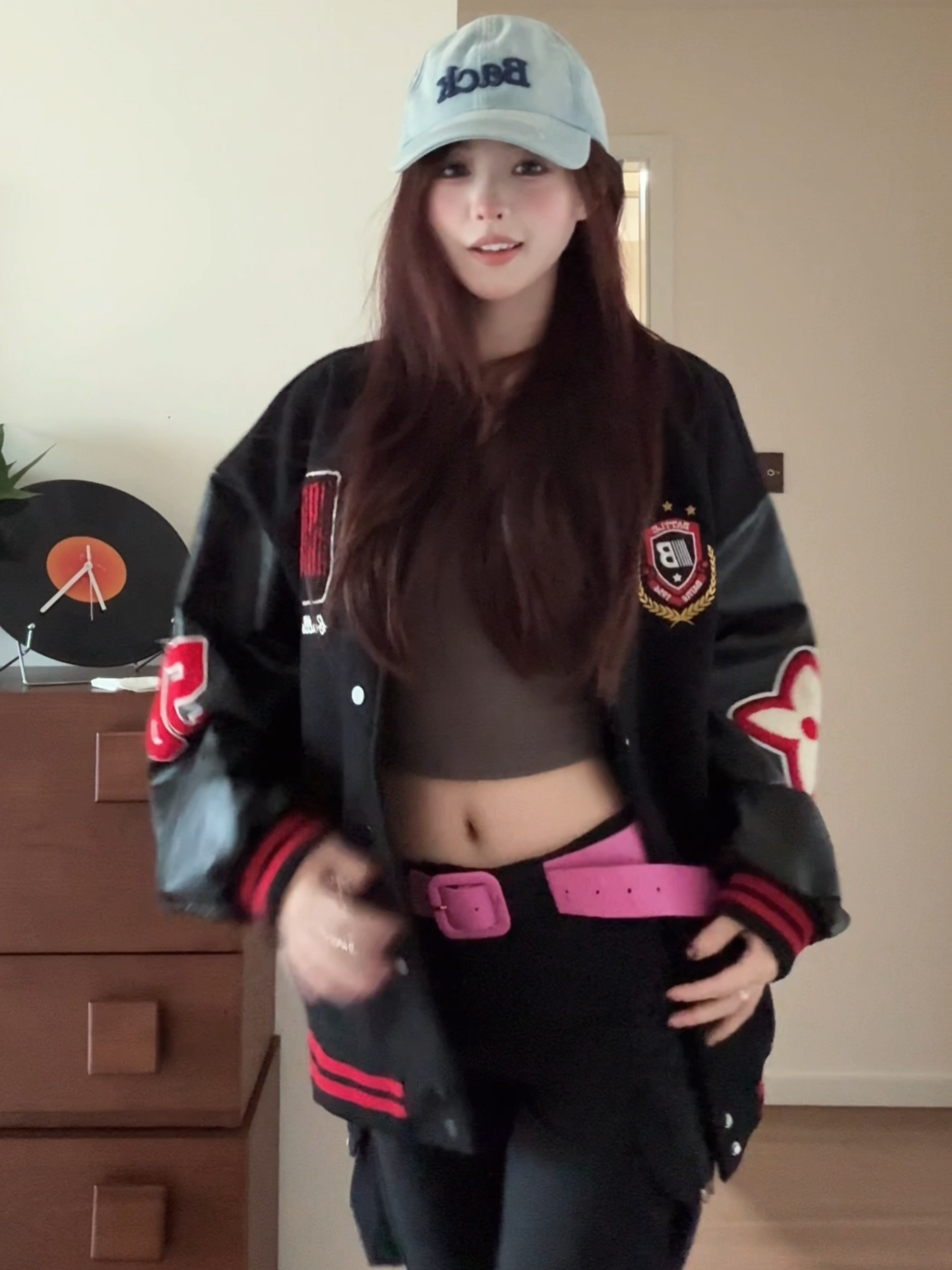 快要周末了~宝宝你们开心吗? The weekend is almost here~ Babies, are you happy? #李兜兜 #川渝女生 #廚娘 #甜妹 #dance #dou57dou #doudn #douuod57 #doudou #fyp #foryou #for #foryoupagе #or #snowwhite #tiktokshop