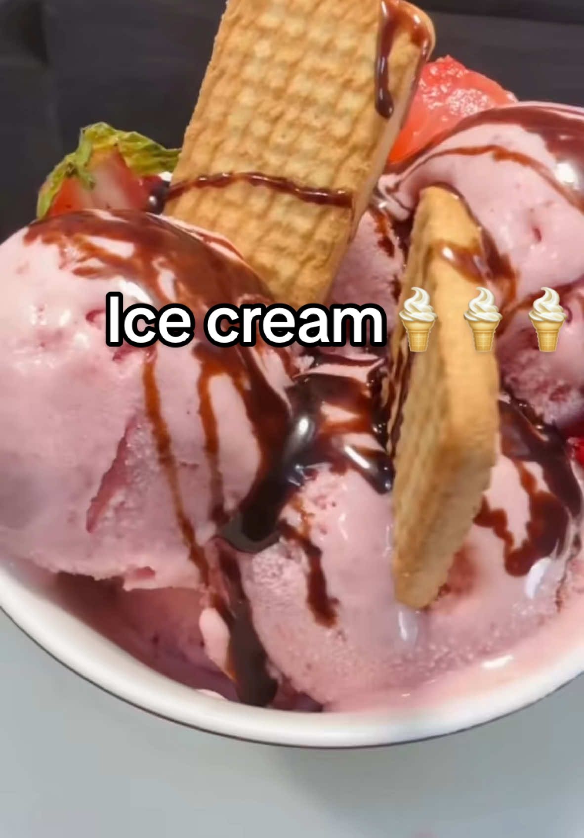 Ice cream 🍦🍦with only 3 ingrédients #strawberry #strawberriesandcream #icecream #homemade #fy #EasyRecipe 