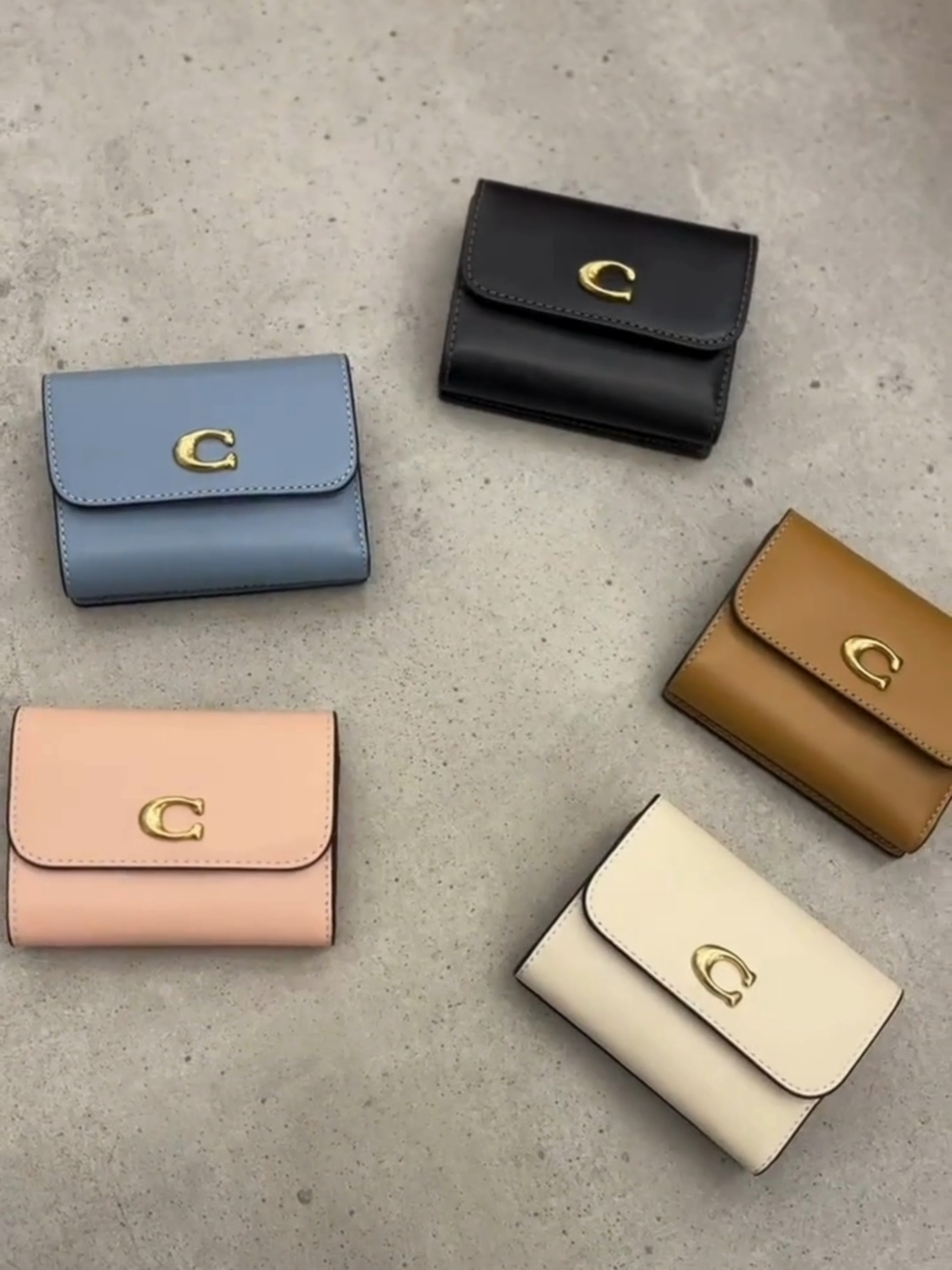 The perfect blend of form and function #CoachNY #CoachIndonesia #KanmoGroupFashion