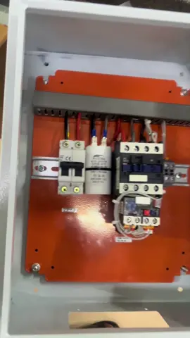 Pump control panel / starter •Single phase with capacitor •Automatic Overflow protection •Overcurrent protection •Manual & Auto •Voltage indication Lights •Trip warning #motion_industrial_controls #threephasesystemwiring #Eng_Jona #automation #foryoupage #tiktokuganda #motorstarter #godaboveall #motion_indistrial_controls 