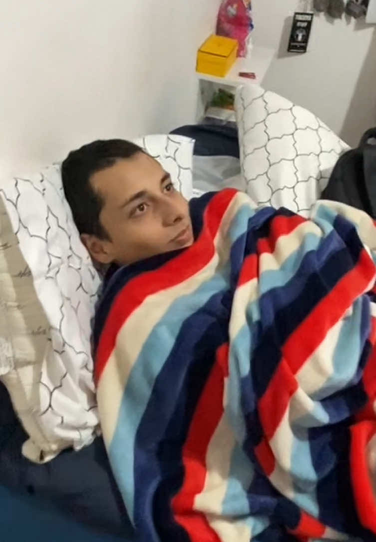 Bromita, ninguno de nosotros tiene papá 😝 #humor #amigos #viral #comedia