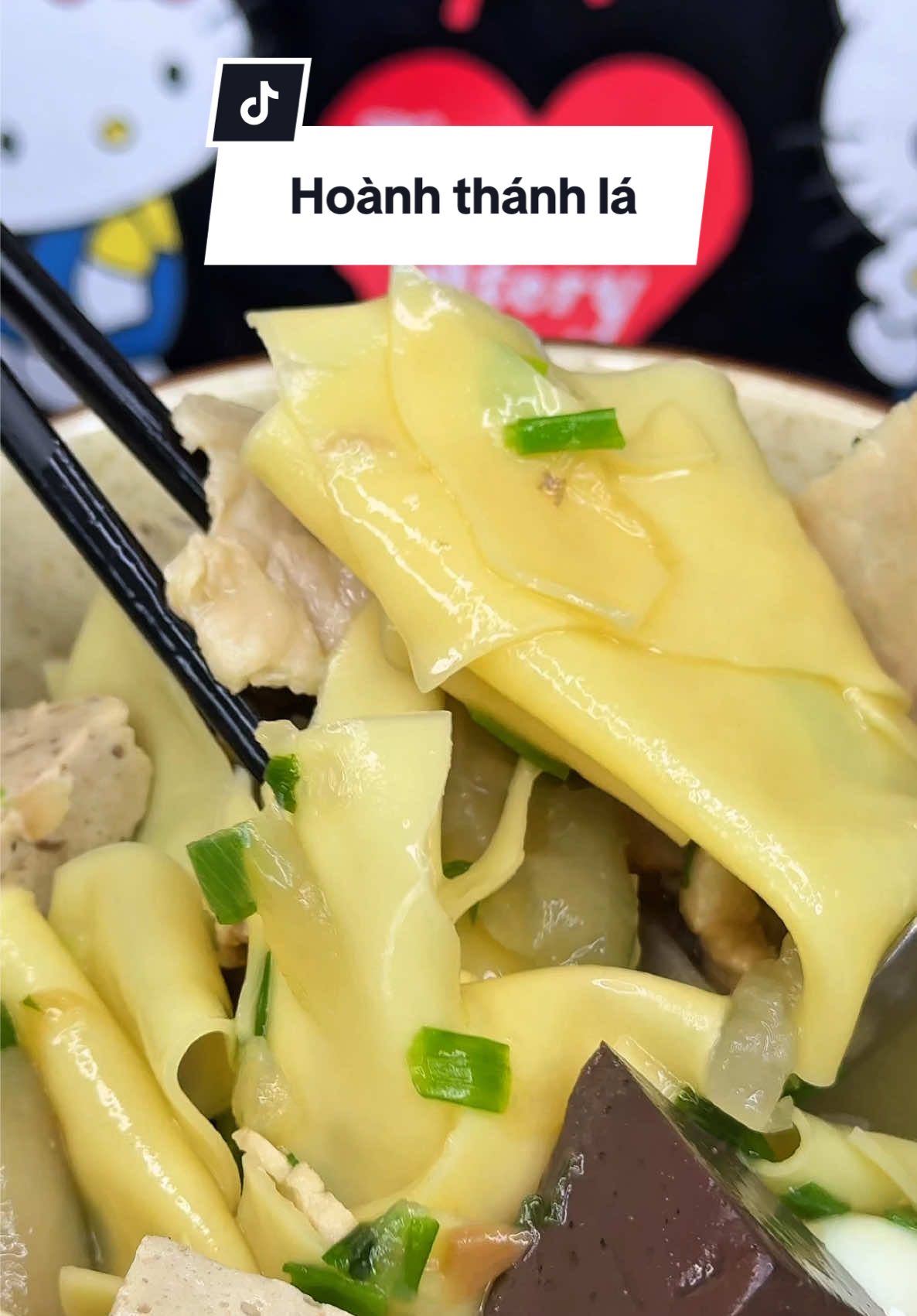 Rồi e cũng biết nấu hoành thánh lá #lemhayanvat #LearnOnTikTok #hoanhthanhla #buasangnhanhgon #xuhuong 