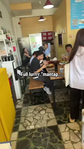 Mahasiswa mulai aktif ya bun mantap…. WARUNG D’INDOS.mantap