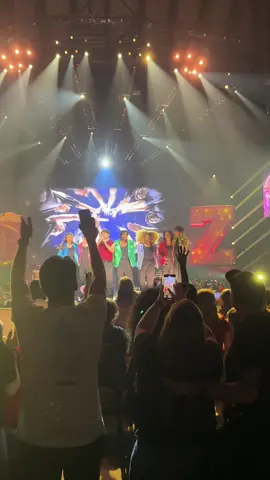 Good Byee for now 😏 @Mk🇪🇹 @Malia:) @Malachi Barton @Freya Skye @Kylie Cantrall @Mari Salarda @SAGE @dararenee @Isaac Hernandez #dzworldscollidetour #tour #descendants #zombies #descendantszombiesworldscollidetour 