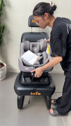 Lắp đặt dễ dàng cho ghế ô tô JOIE STEADI R129