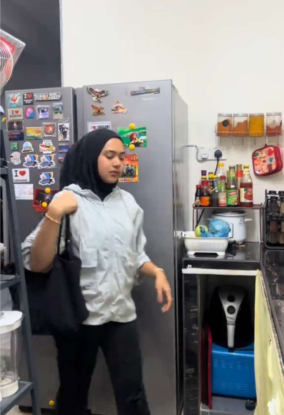 Rendang tok hang ni memanggil-mangg tau. Jahat btl @RENDANG TOK HANG HQ 